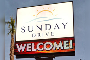 Outdoor LED Sign Ideas to Attract More Holiday Shoppers