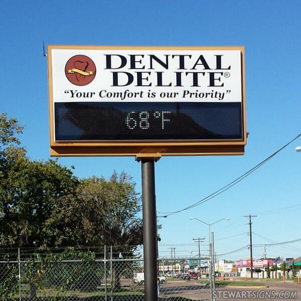 Business Sign for Dental Delite