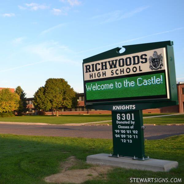 School Sign for Richwoods High School