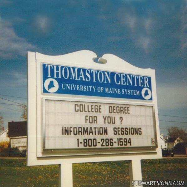 School Sign for Thomaston Center University of Maine System